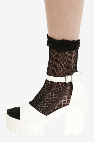 Ruffle Virgin Ankle Socks - Black