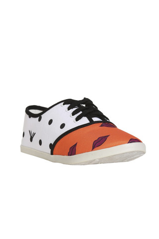 DV8 by Dolce Vita Ramona Sneaker - Lips Print